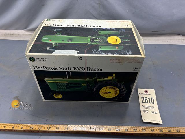 Lot 83-2610 - Precision Classics 4 John Deere Power Shift 4020 Tractor Toy Tractor