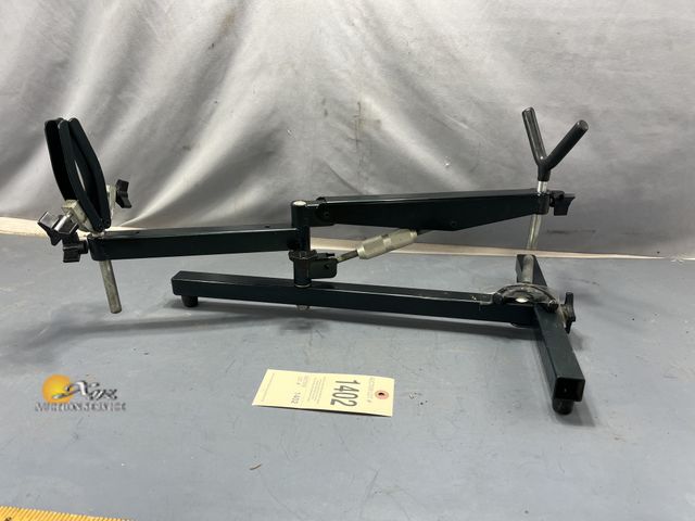 Lot 83-1402 - Steady Point Rest