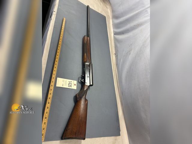 Lot 83-1426 - Remington 11 12 GA Semi-Auto Shotgun