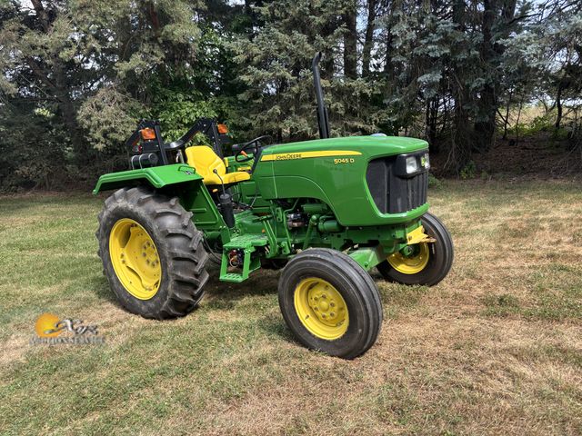 Lot 83-1005 - 2010 John Deere 5045 D Tractor