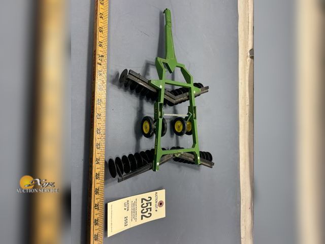 Lot 83-2552 - ERTL John Deere 220 Power Flex Disc