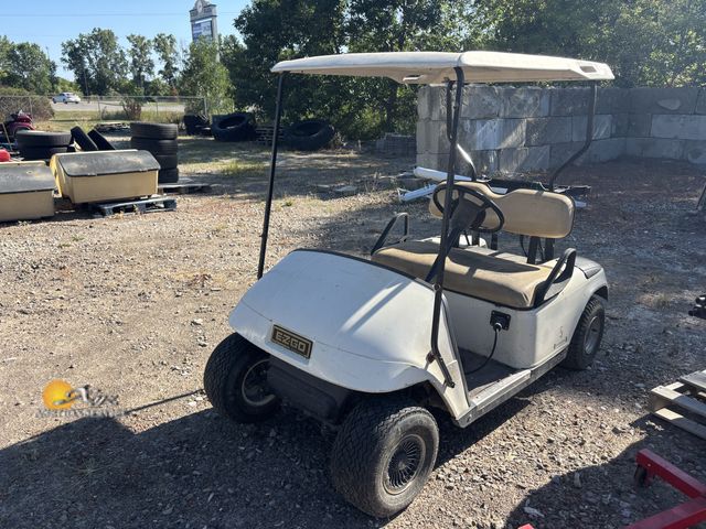 Lot 83-1005 - EZ-GO Golf Cart