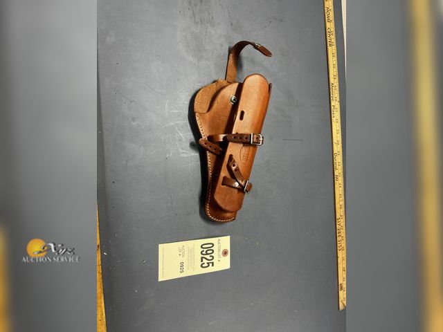 Lot 83-925 - Hunter Side Arm Holster