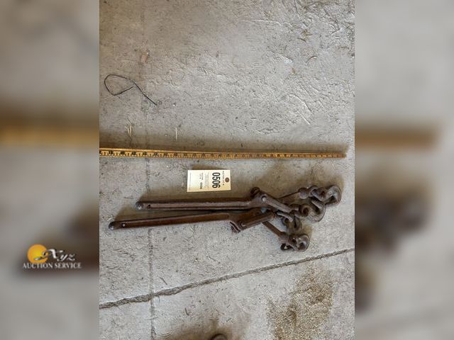 Lot 83-0506 - Lot of Two Chain Binders