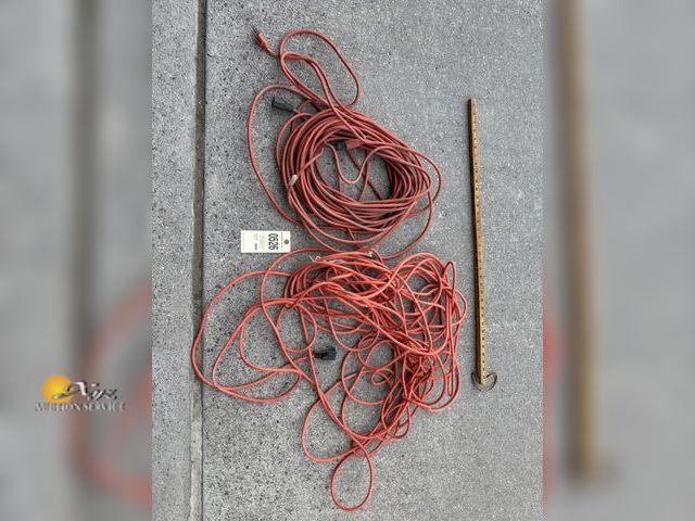 Lot 83-0526 - Lot of Extension Cords