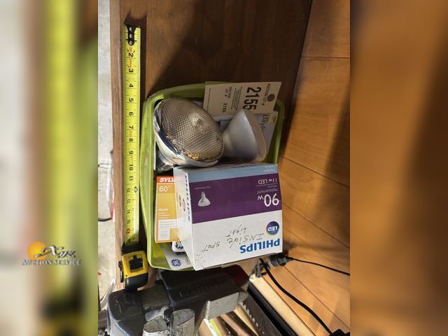 Lot 83-2155 - Lot of Lightbulbs