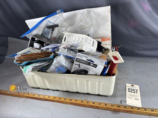 Lot 83-0257 - Miscellaneous Hardware