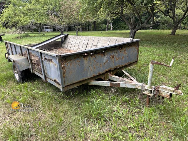 Lot 83-9010 - Utility Trailer