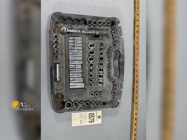 Lot 83-0579 - Lot of Husky Sockets and Ratchet
