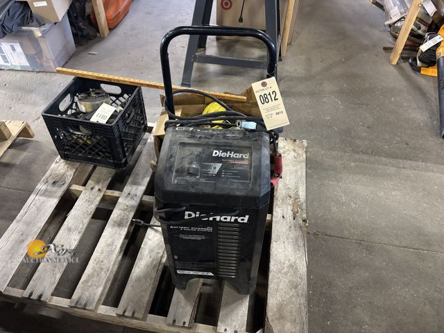 Lot 83-0812 - DieHard 12v Battery Charger