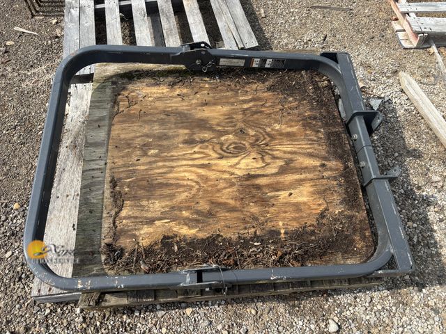 Lot 83-2006 - Kubota SFF-39 Roll Bar