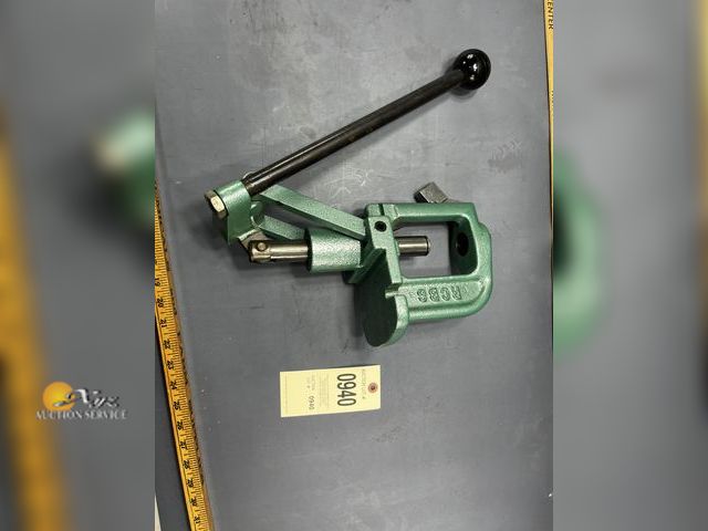 Lot 83-940 - RCBS RC2 Rock Chucker Reloader