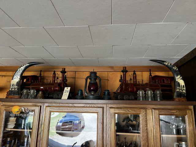 Lot 83-2218 - Contents of Shelf