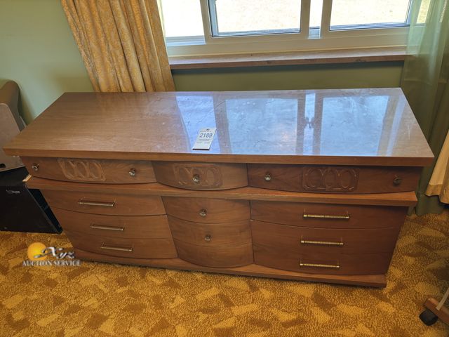 Lot 83-2189 - Bedroom Set Full Size Bedframe, Dresser with Mirror, and Nightstand