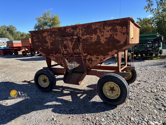 Lot 83-1028 - Gravity Wagon 150 Bushel