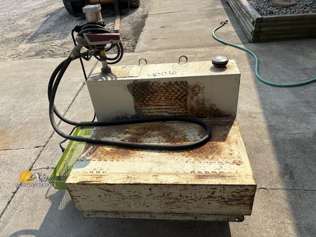 Lot 83-4006 - Fuel Tank with pump