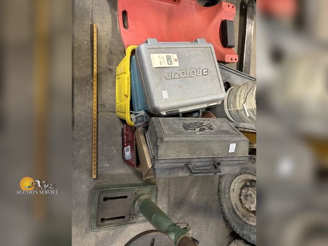 Lot 83-0823 - Lot of Power Tools