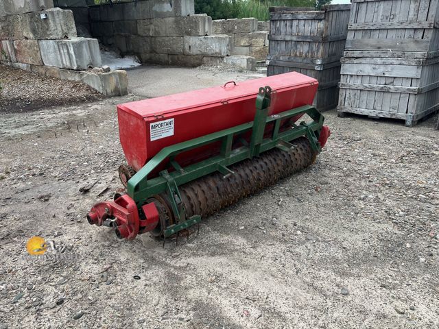 Lot 83-8000 - 5 Foot 3pt Brillion seeder