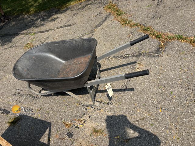 Lot 83-0565 - Wheelbarrow