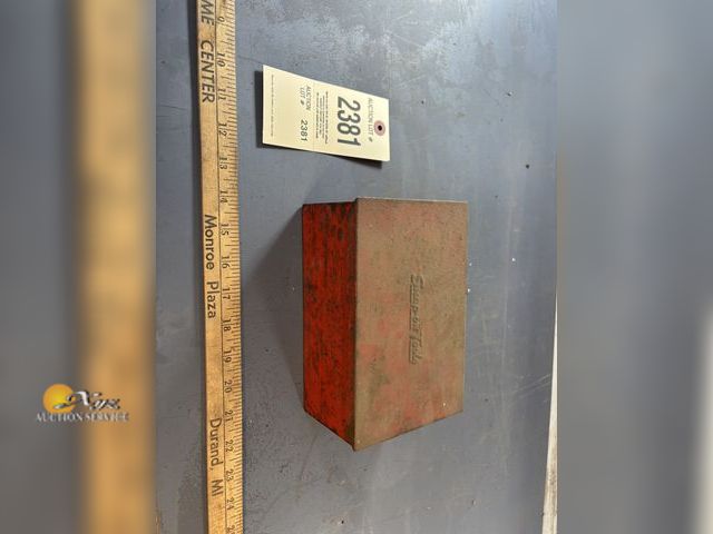 Lot 83-2381 - Snap On Red Metal Box
