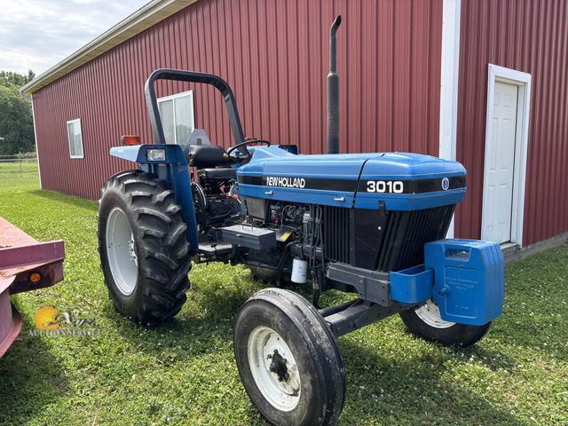 Lot 83-1009 - 1996 Ford New Holland 3010R2 Tractor
