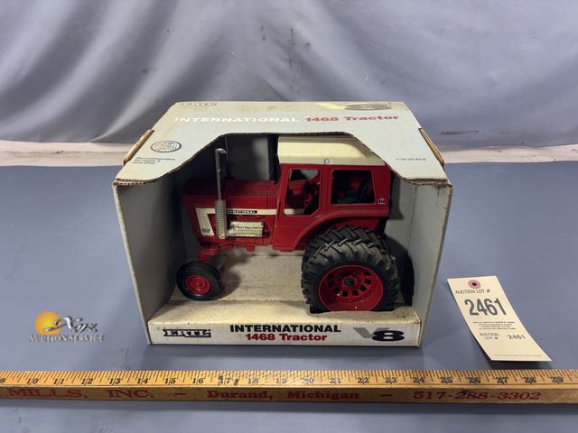Lot 83-2461 - ERTL International 1468 Tractor 1/16 Scale