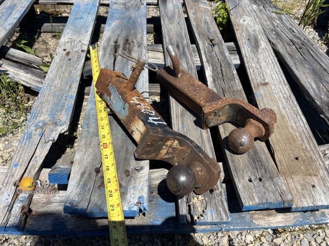 Lot 83-4004 - Two Hitches