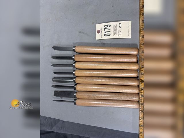 Lot 83-0179 - Lot of Wood Carving Tools