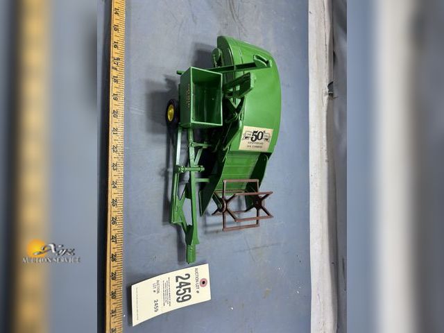 Lot 83-2459 - John Deere 1940 12A Combine