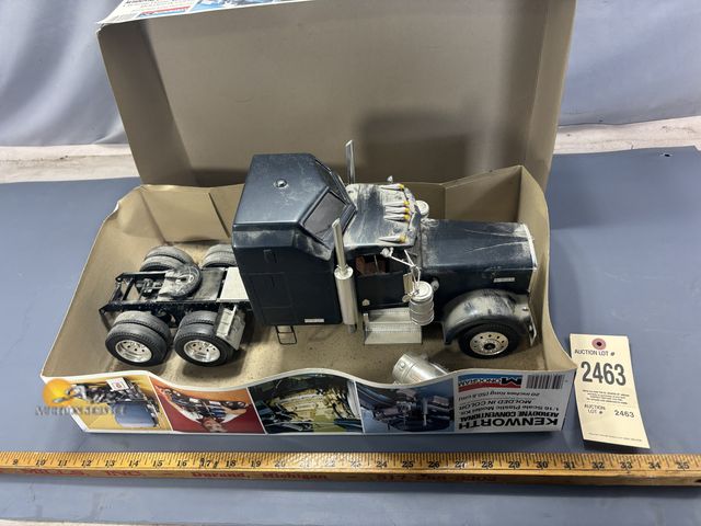 Lot 83-2463 - Monogram 1/16 Scale Kenworth Aerodyne Conventional Model Kit