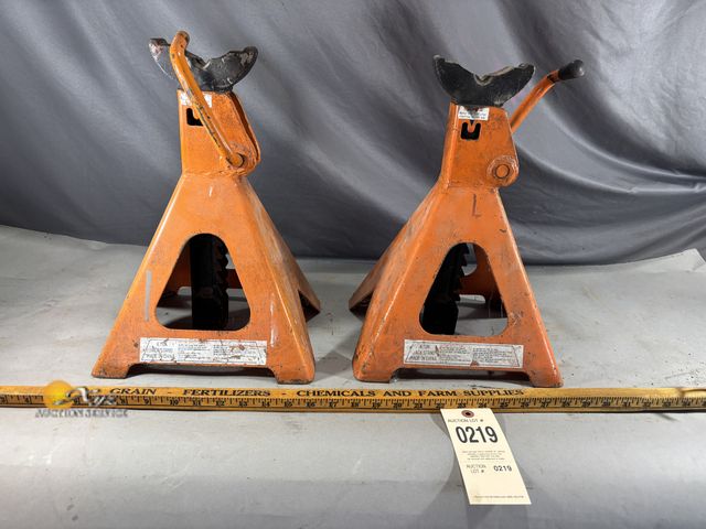 Lot 83-0219 - Pair of 6 Ton Jack Stands