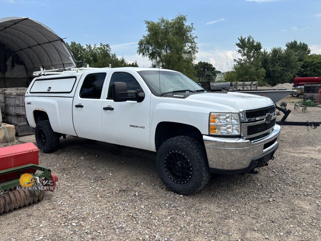 Lot 83-1028 - 2011 Chevrolet 2500 HD Extended Cab Pickup Truck