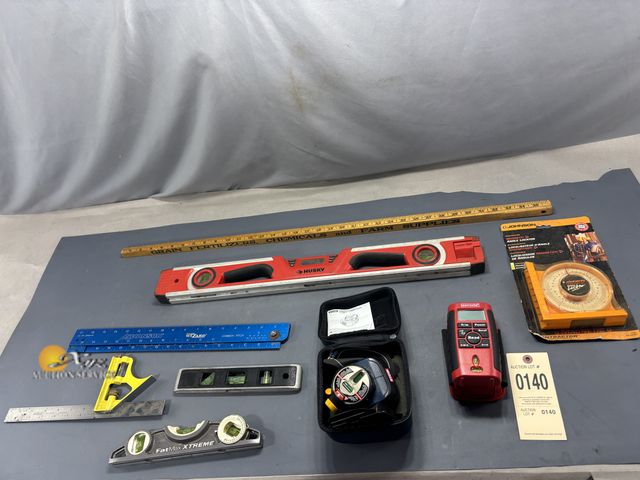 Lot 83-0140 - Lot of Measuring Tools