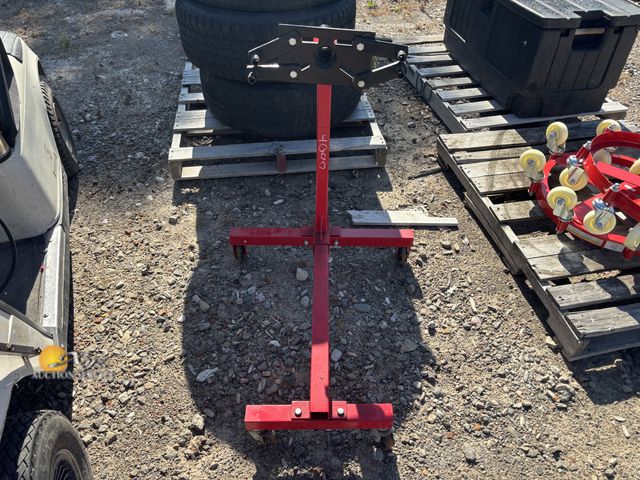 Lot 83-4000 - Pittsburgh Heavy Duty 1/2 Ton Engine Stand