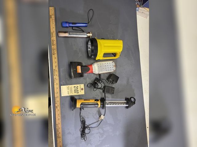 Lot 83-2107 - Lot of Flashlights