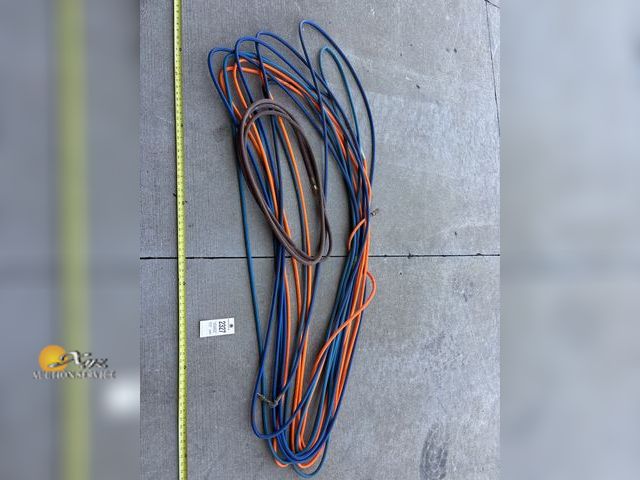 Lot 83-2327 - Lot of 3/8 300 PSI Air Hoses