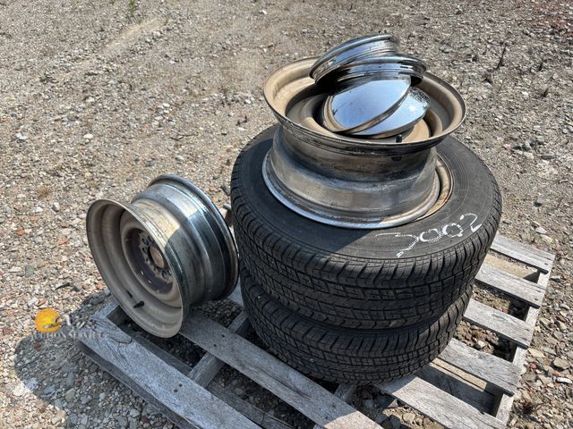 Lot 83-3002 - 8" Rally Rims Unilug