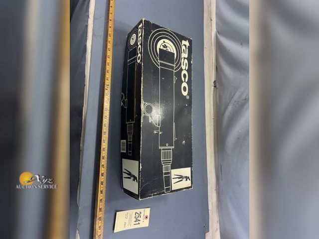 Lot 83-2541 - Tasco No.17EB Spotting Scope