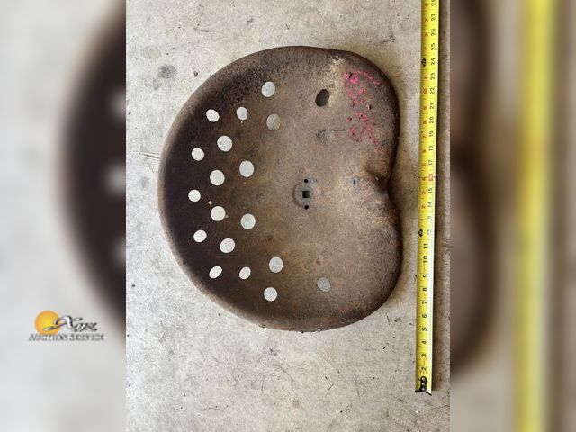 Lot 83-5003 - Tractor Seat