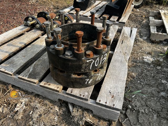 Lot 83-7013 - 10 Bolt Bolt-on Wheel Spacers