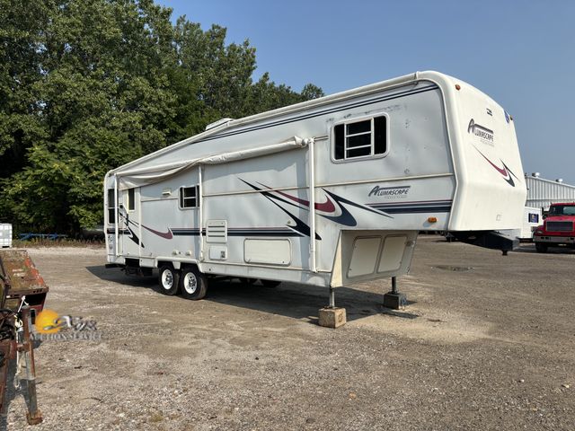 Lot 83-1021 - 2000 Alumiscape 30ft . 5th Wheel Travel Trailer