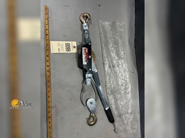 Lot 83-0099 - Cable Winch Puller 4000lb Cap