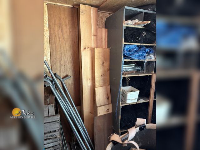 Lot 83-1029 - Lot of Wood