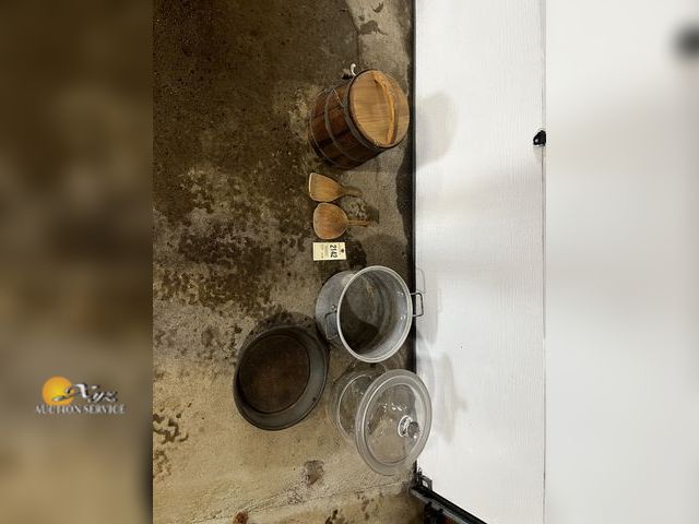 Lot 83-2142 - Miscellaneous Vintage Lot