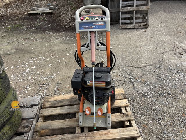 Lot 83-1004 - Generac 3000 PSI Power Washer