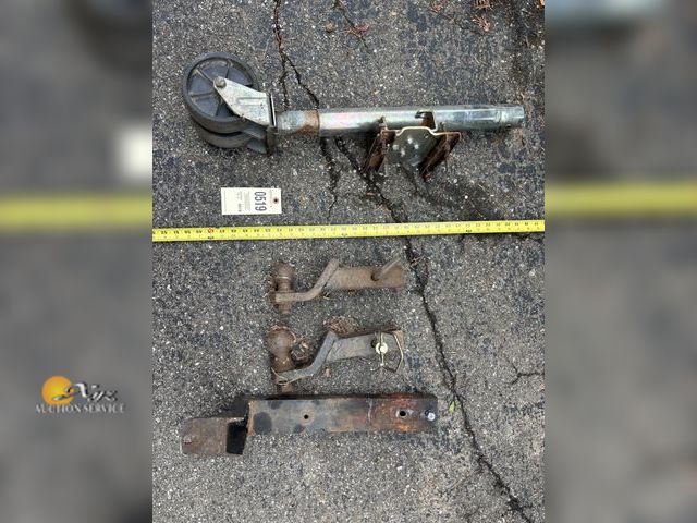 Lot 83-0519 - Lot of Hitches and Trailer Jack