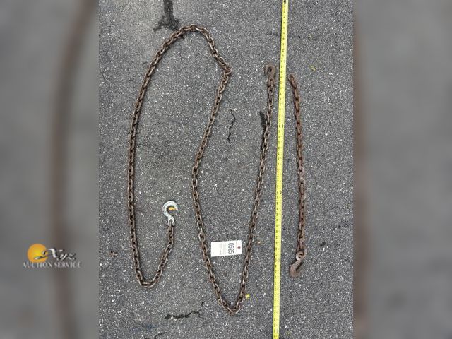 Lot 83-0525 - Lot of Chains