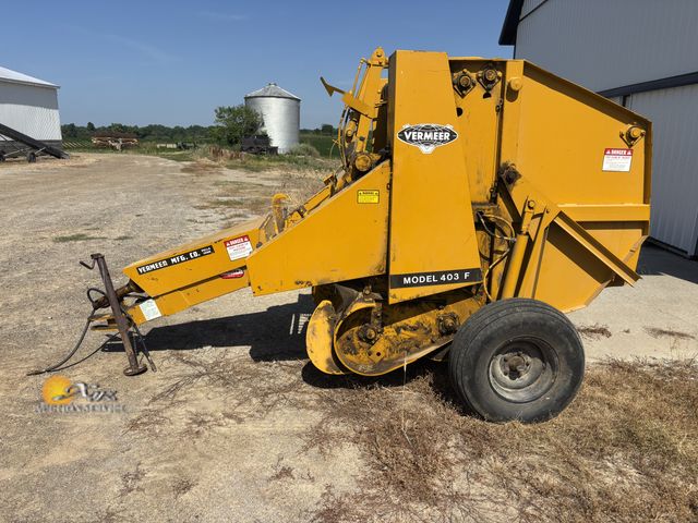 Lot 83-1014 - Vermeer Model 403 F Round Baler