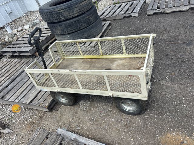 Lot 83-1011 - Garden Cart