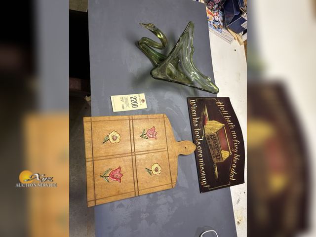 Lot 83-2200 - Green Glass Swan, Decorative Cuttingboard, and Sign
